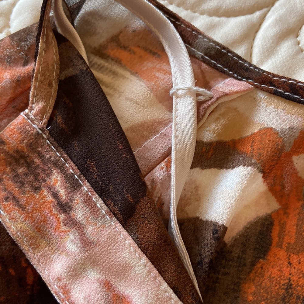 Pretty Peter Nygard Bohemian Double Layer Top With Detailed V-Neck. Size Small. - Picture 11 of 13
